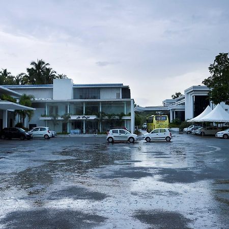 Treebo Trend Al Saj Convention Centre Kazhakuttam Εξωτερικό φωτογραφία