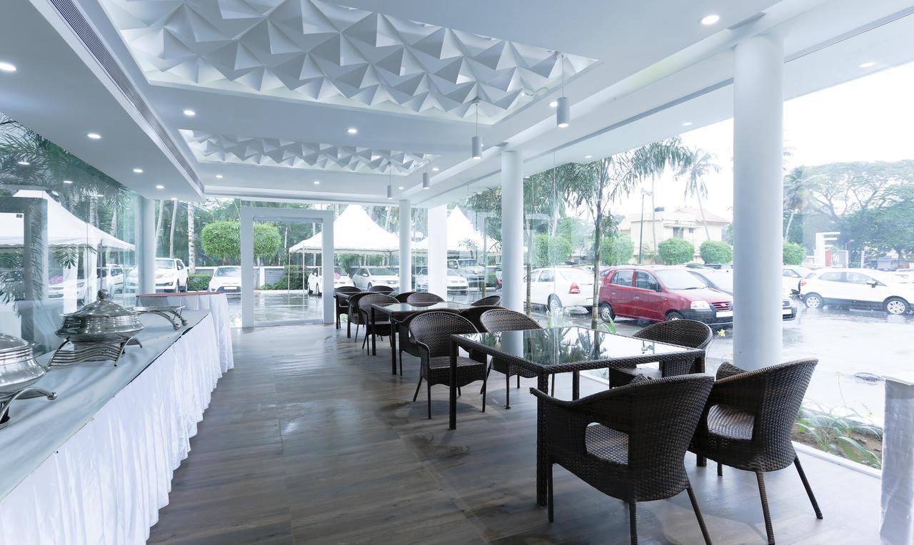 Treebo Trend Al Saj Convention Centre Kazhakuttam Εξωτερικό φωτογραφία