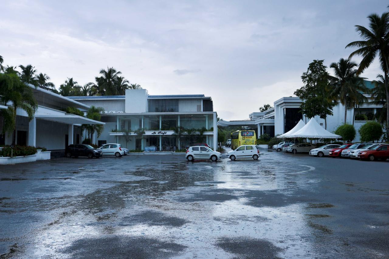 Treebo Trend Al Saj Convention Centre Kazhakuttam Εξωτερικό φωτογραφία